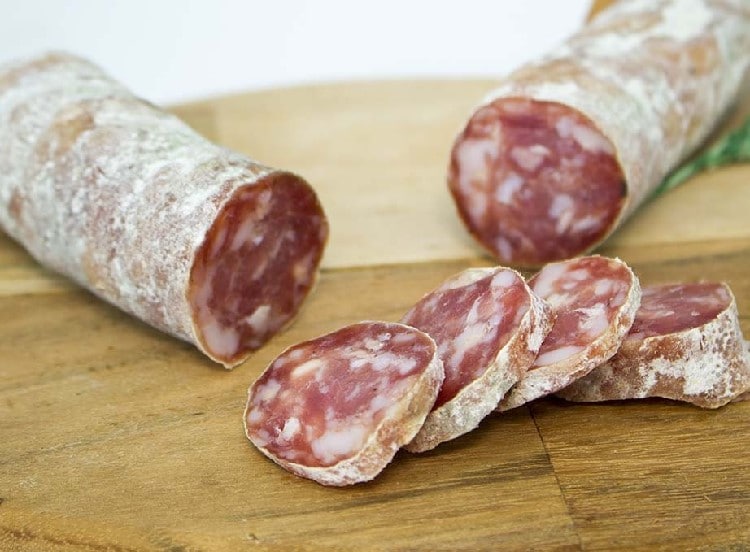 Tout savoir sur le saucisson : Histoire, variétés et appellations